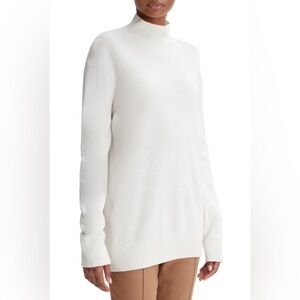 NWT. Vince Weekend Cashmere Mock Turtleneck Oversized Sweater in Off White SZ S
